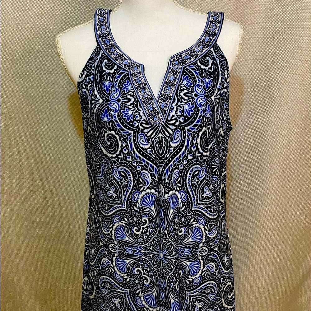 White House, Black Market
Sleeveless Paisley Print Minidress